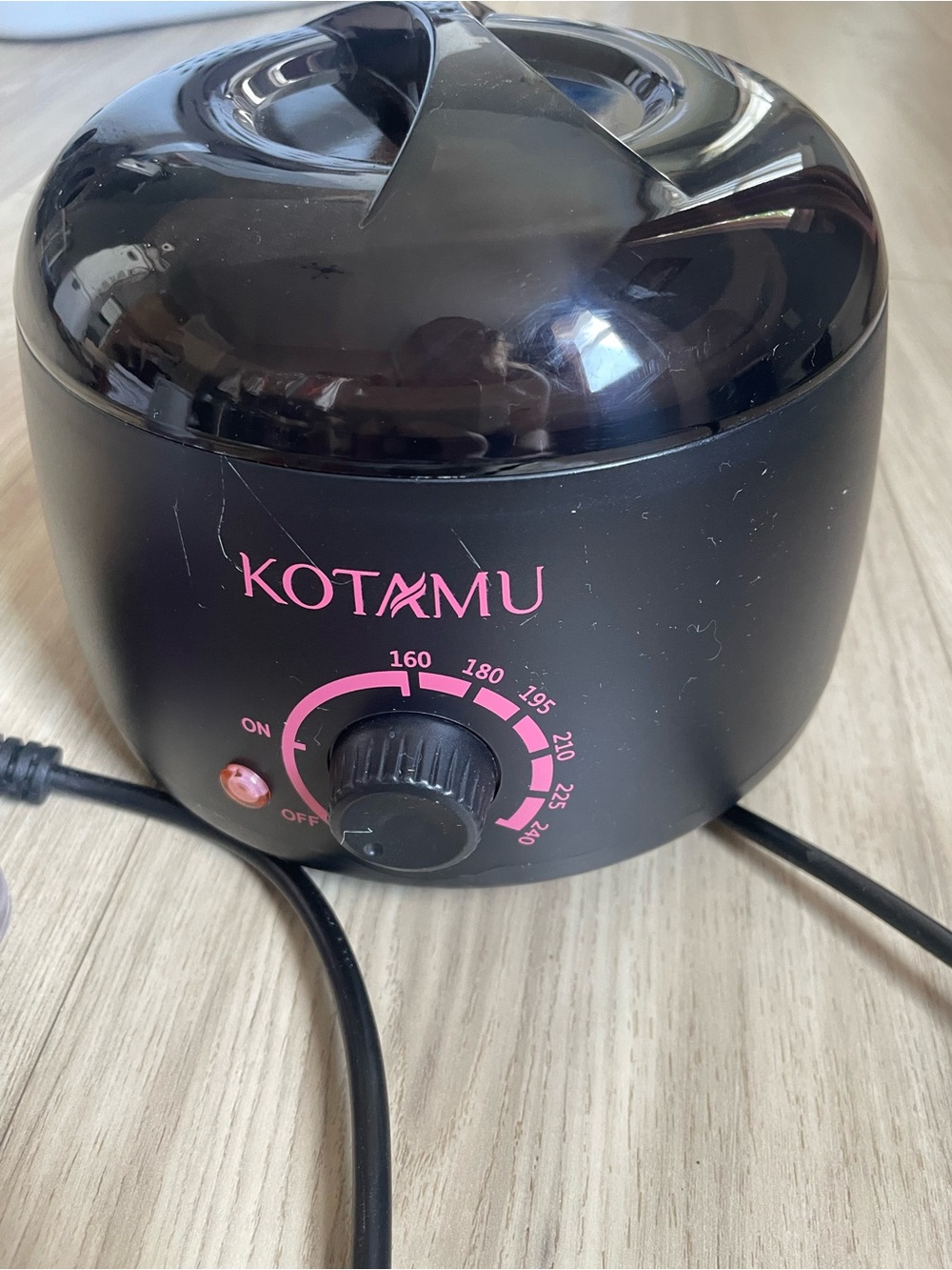 Kotamu Wax Warmer Heater in Black with Pink Accents